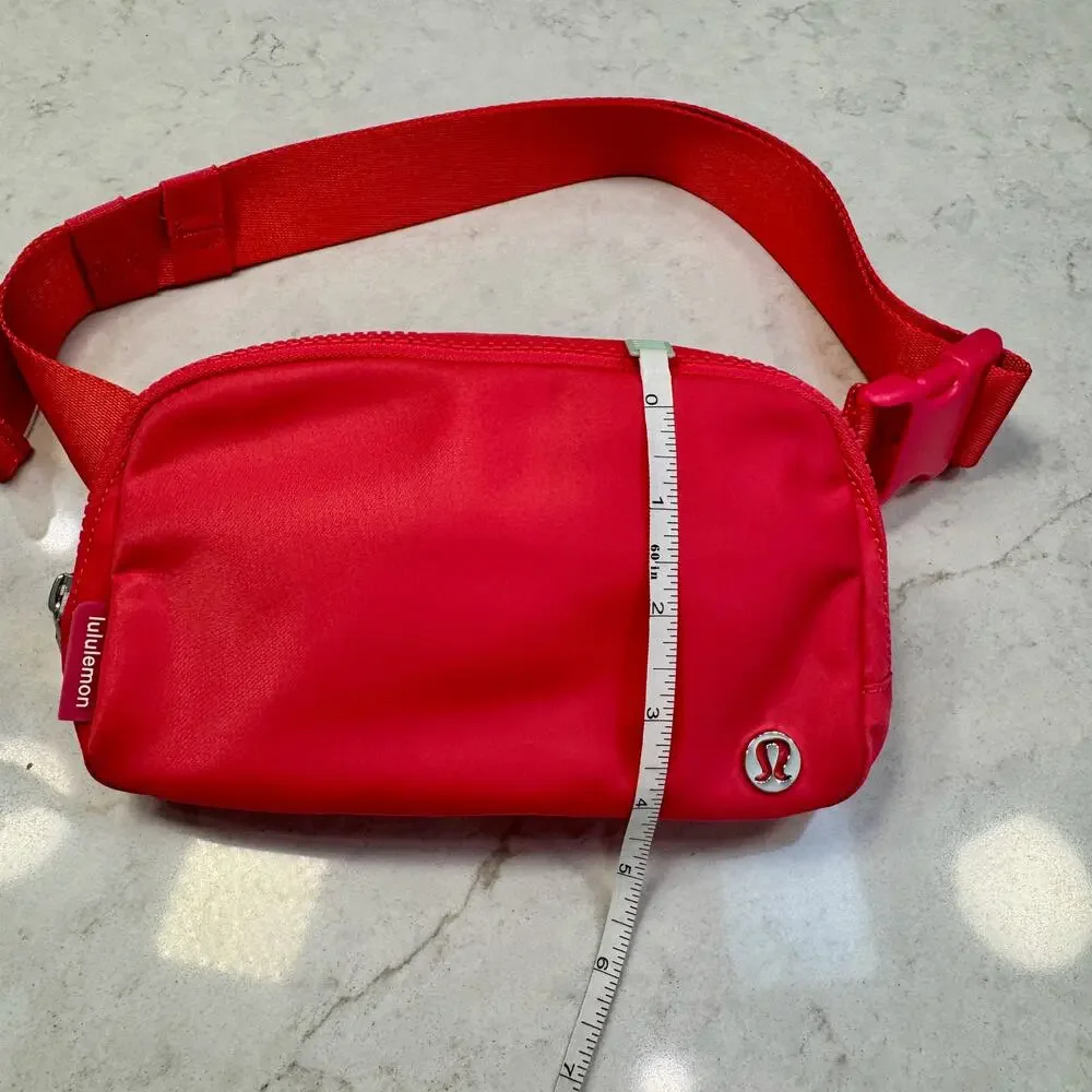lululemon Everywhere Belt Bag Lip Gloss Pink Nylon Crossbody Y2K Sport Gorpcore - Picture 9 of 15